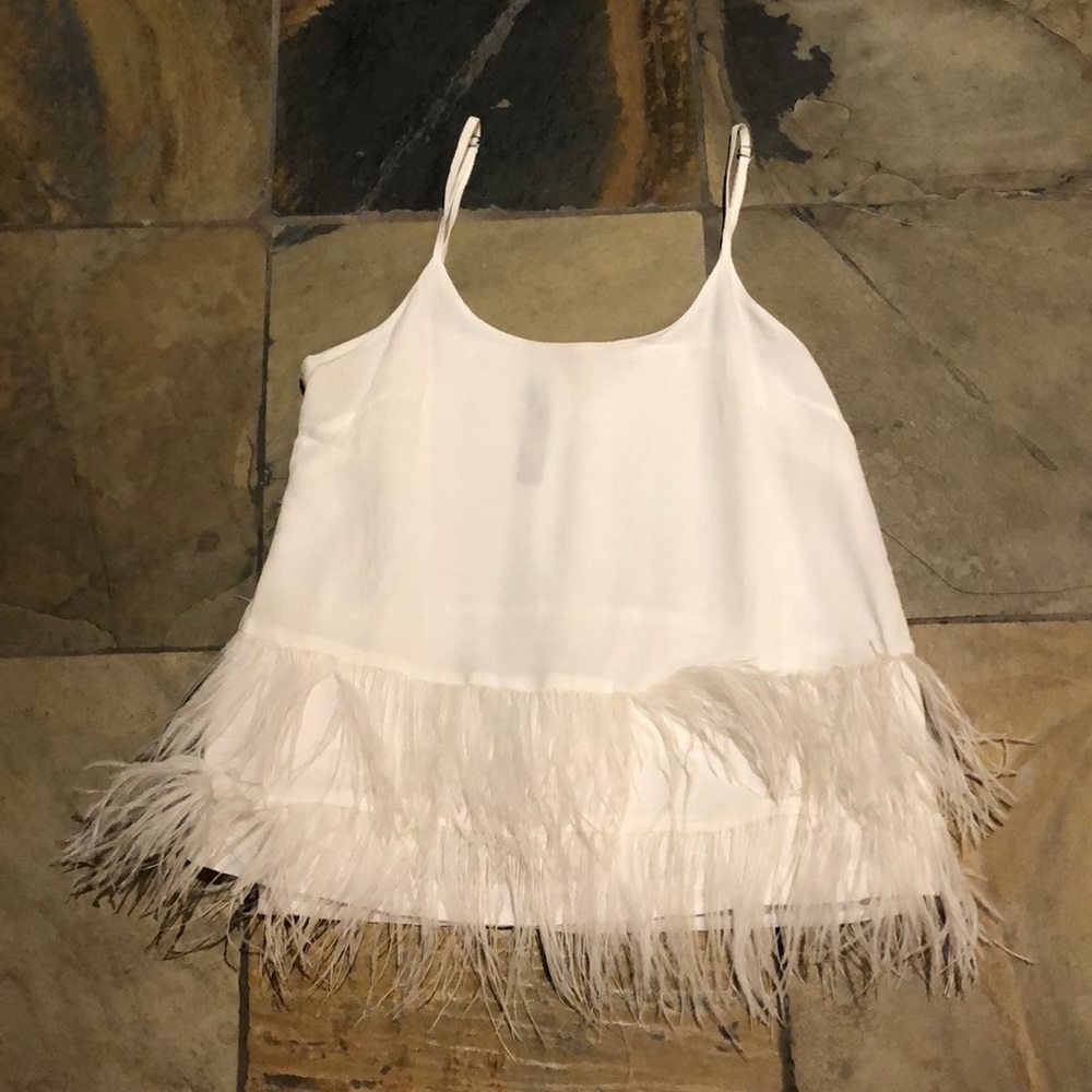 DESIGN Lab white tank top with feather trim. EUC!